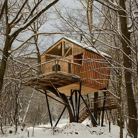 Stromdom Dva Duby Camping *