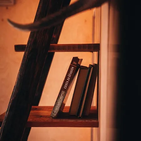 Stromdom Dva Duby Camping Nova Bana