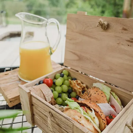 אתר קמפינג Stromdom Dva Duby נובה בניה